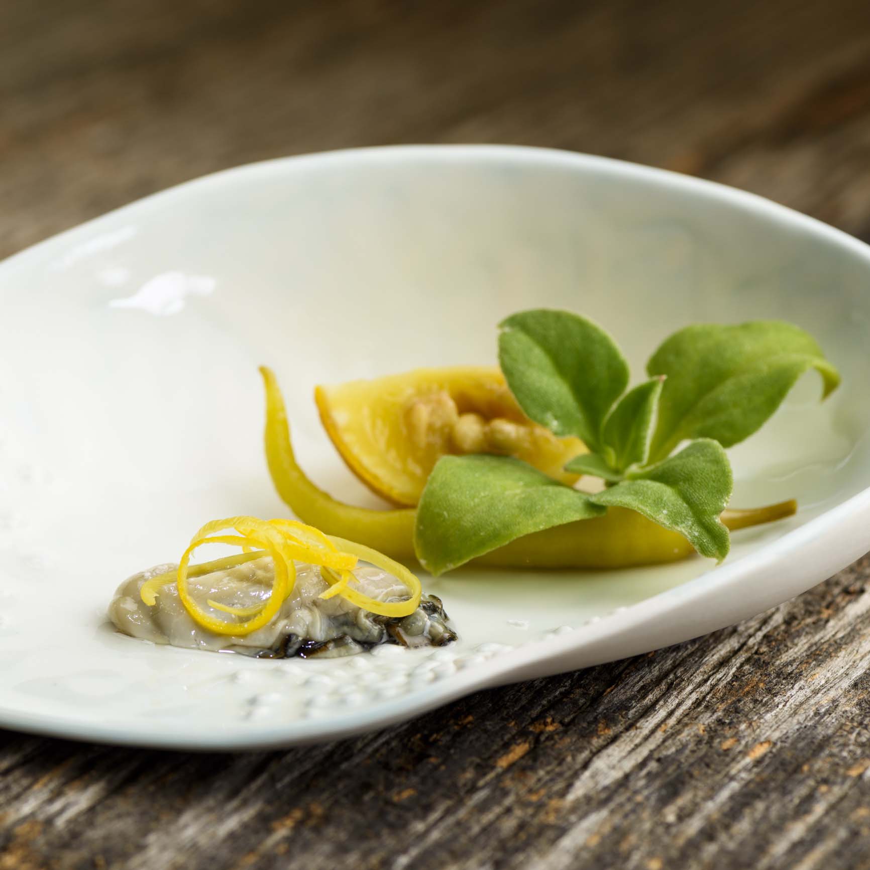 Oysters with Piparra de Ibarra with Eusko Label and yuzu